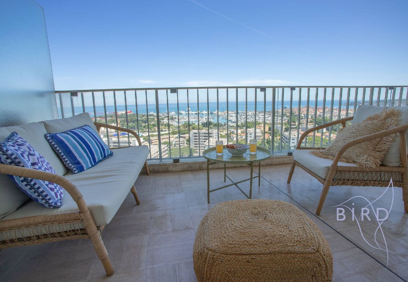 Apartment in Antibes - Smart flat in Antibes sea view AC parking 