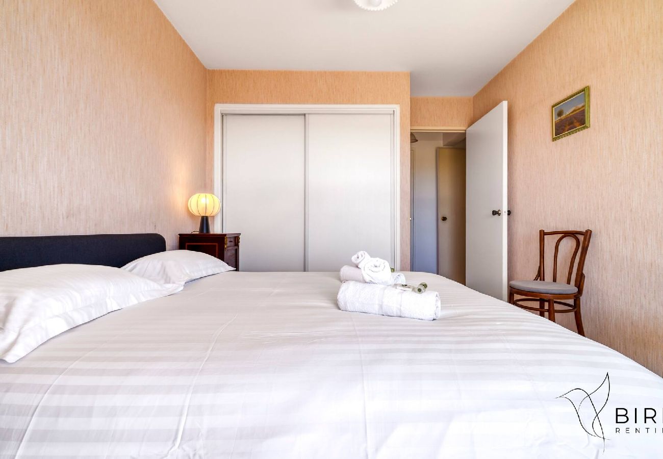 Apartment in Antibes - Les Rives D Azur Ac Parking And Pool 