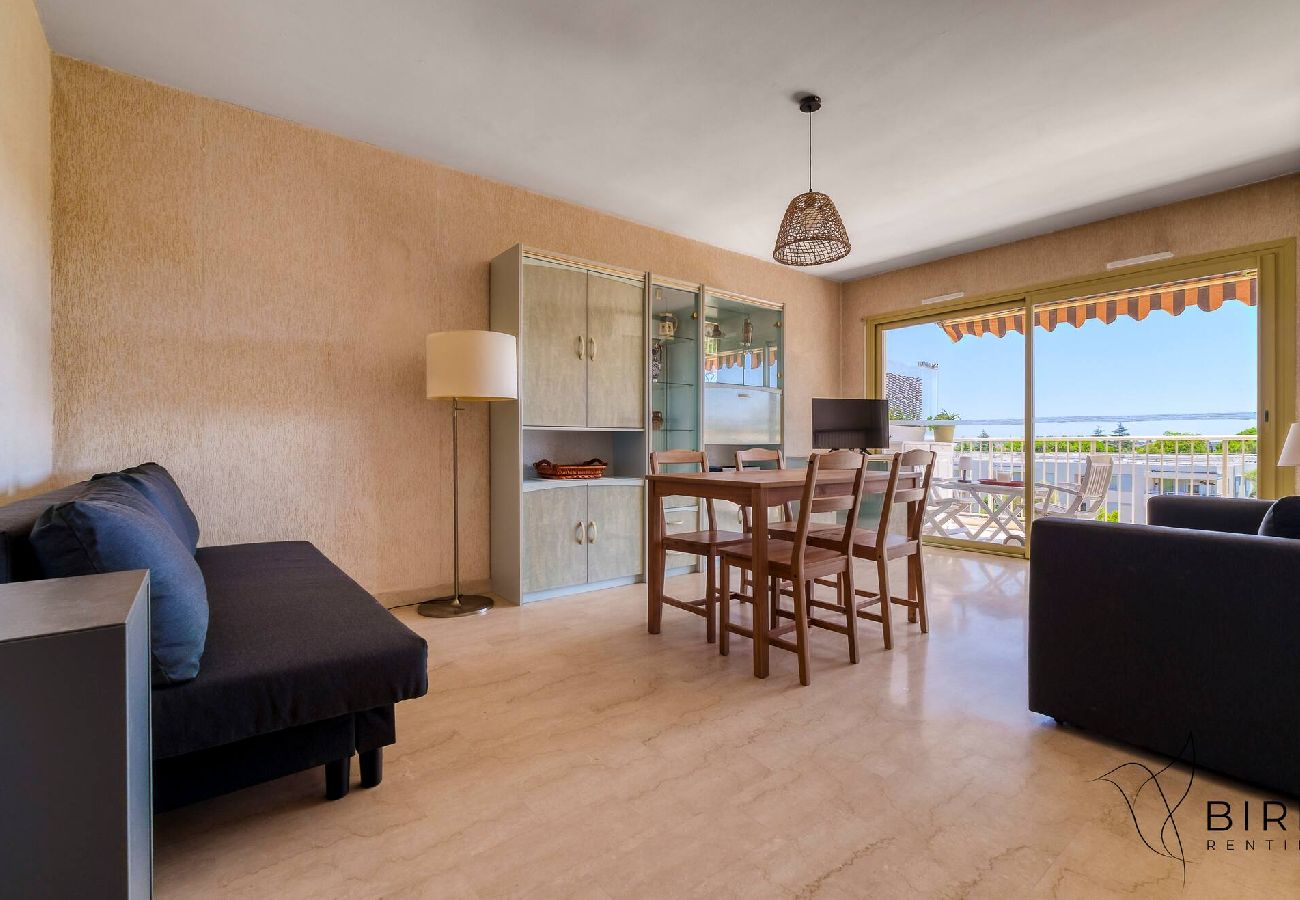 Apartment in Antibes - Les Rives D Azur Ac Parking And Pool 