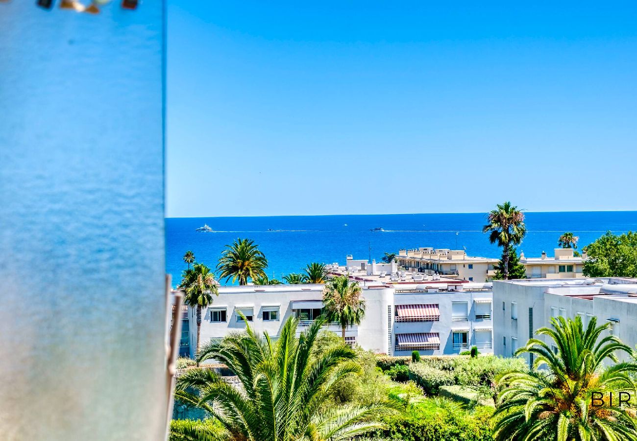 Apartment in Antibes - Les Rives D Azur Ac Parking And Pool 