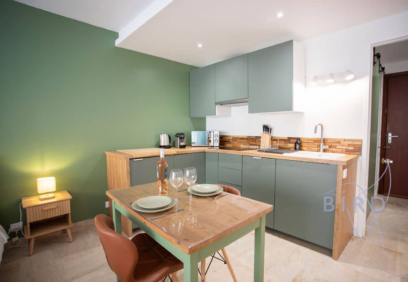 Studio in Cannes - Lovely renovated studio in the heart of Cannes 