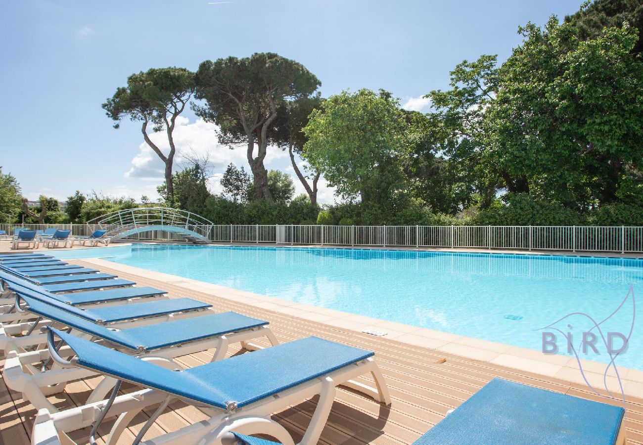 Apartment in Mandelieu-la-Napoule - Magnificent 2-bedroom near the lake and beach