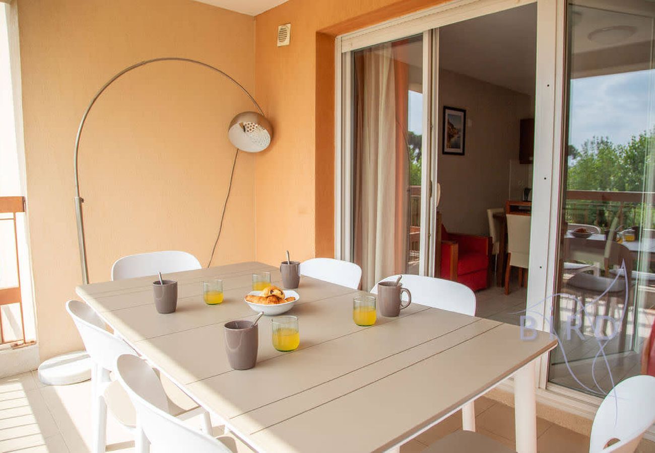 Apartment in Mandelieu-la-Napoule - Magnificent 2-bedroom near the lake and beach