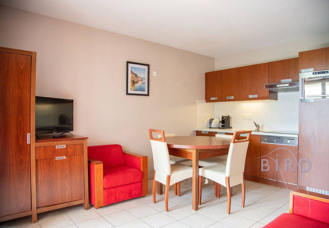 Apartment in Mandelieu-la-Napoule - Magnificent 2-bedroom near the lake and beach