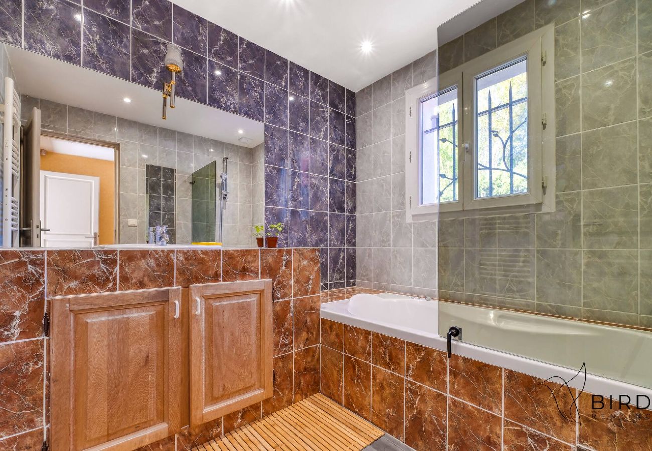 House in Mougins - Bright Family House in Mougins 