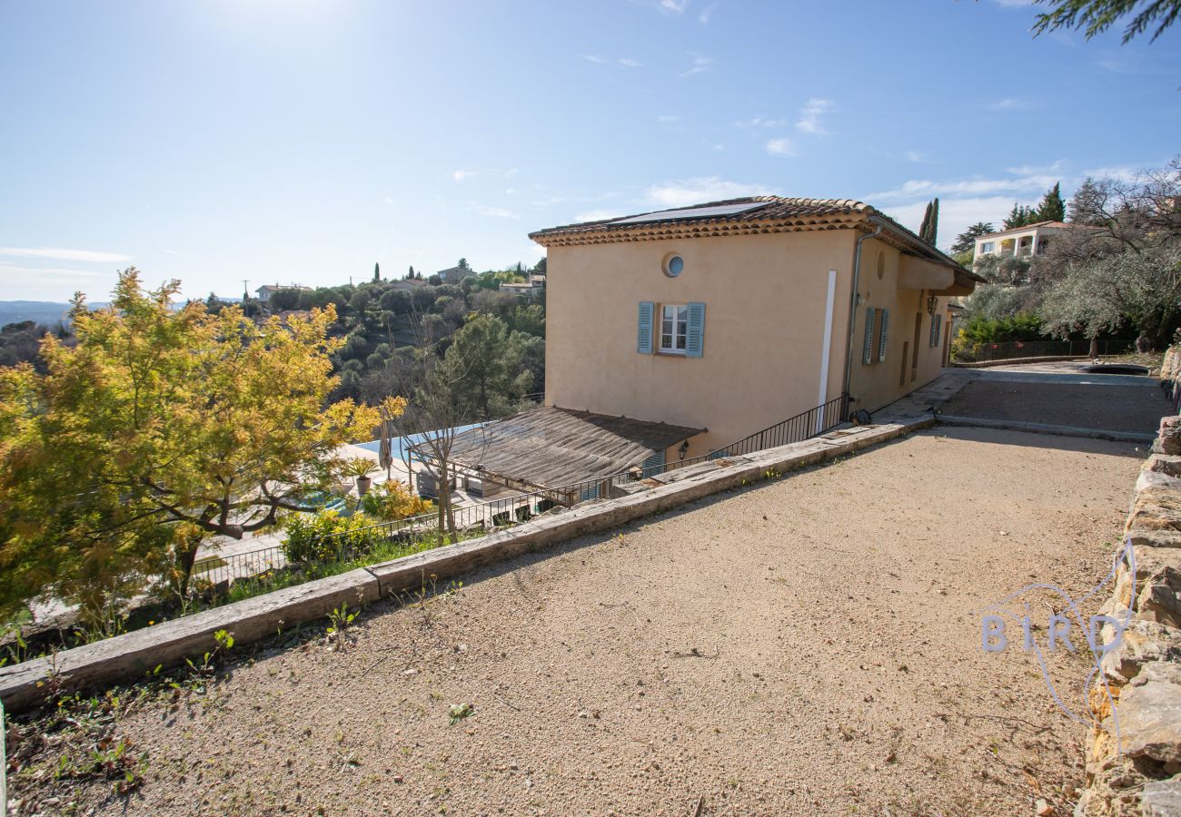 Villa in Montauroux - Modern and stunning Provençal villa WITH pool and view