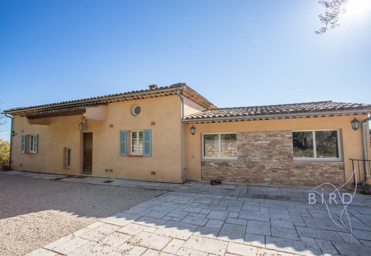 Villa in Montauroux - Modern and stunning Provençal villa WITH pool and view