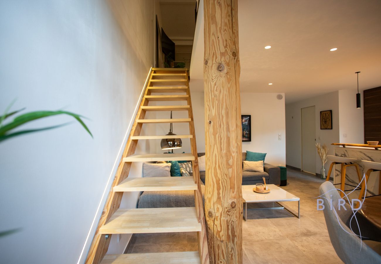 Apartment in Cannes-la-Bocca - Contemporary duplex by the sea with AC parking