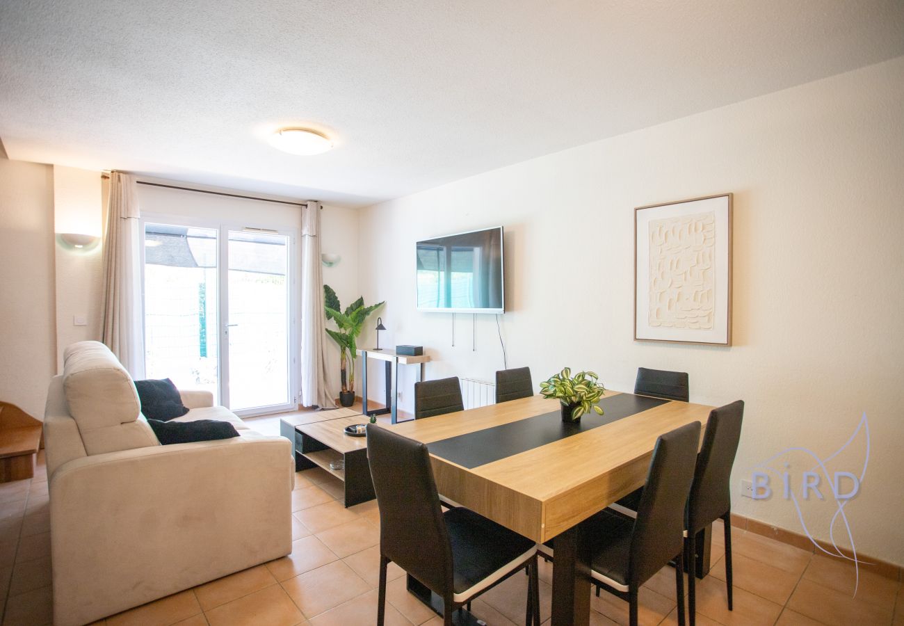 Apartment in Tourrettes - Charming townhouse with a shared pool