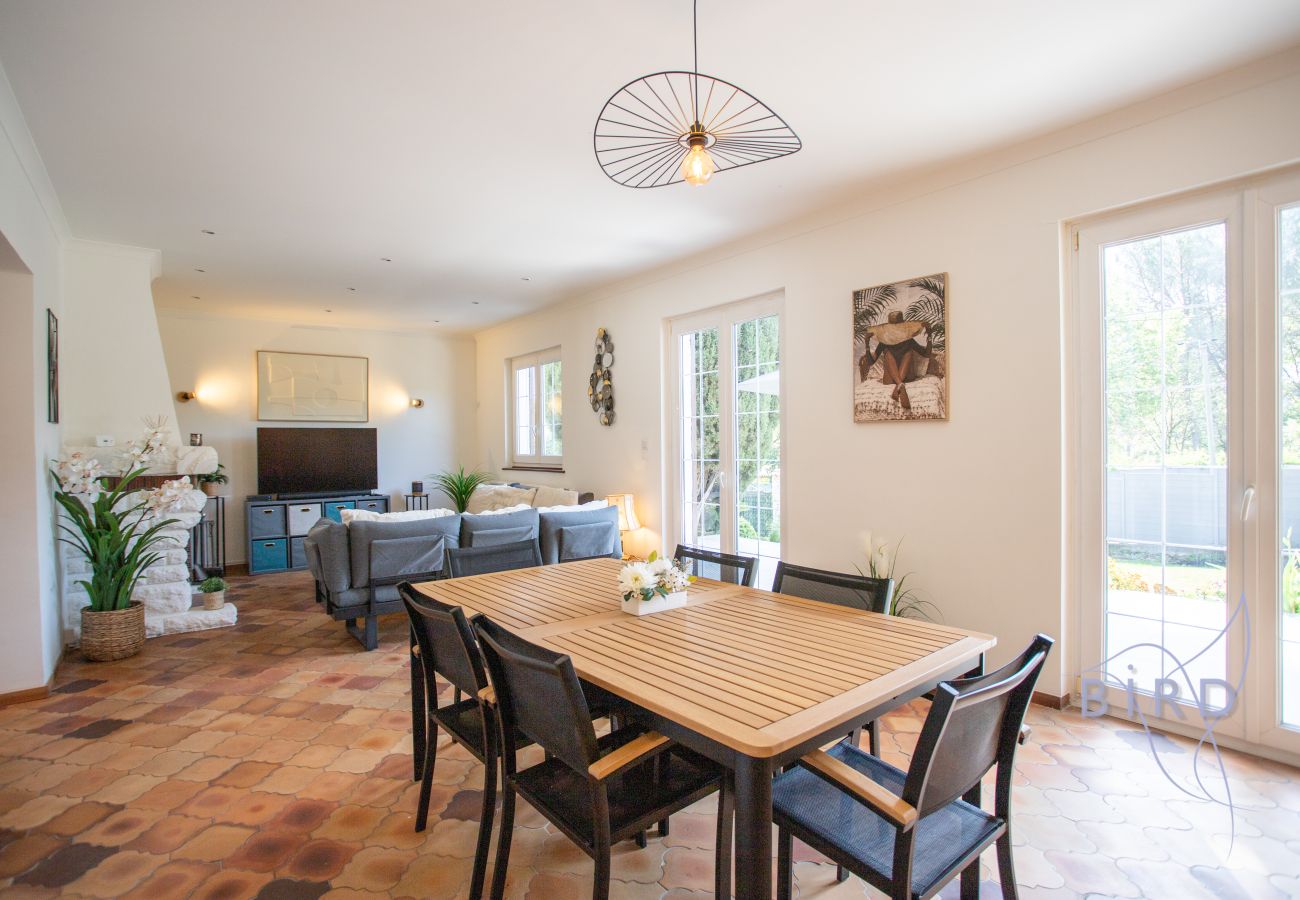 House in Mougins - Charming family home with a pool 