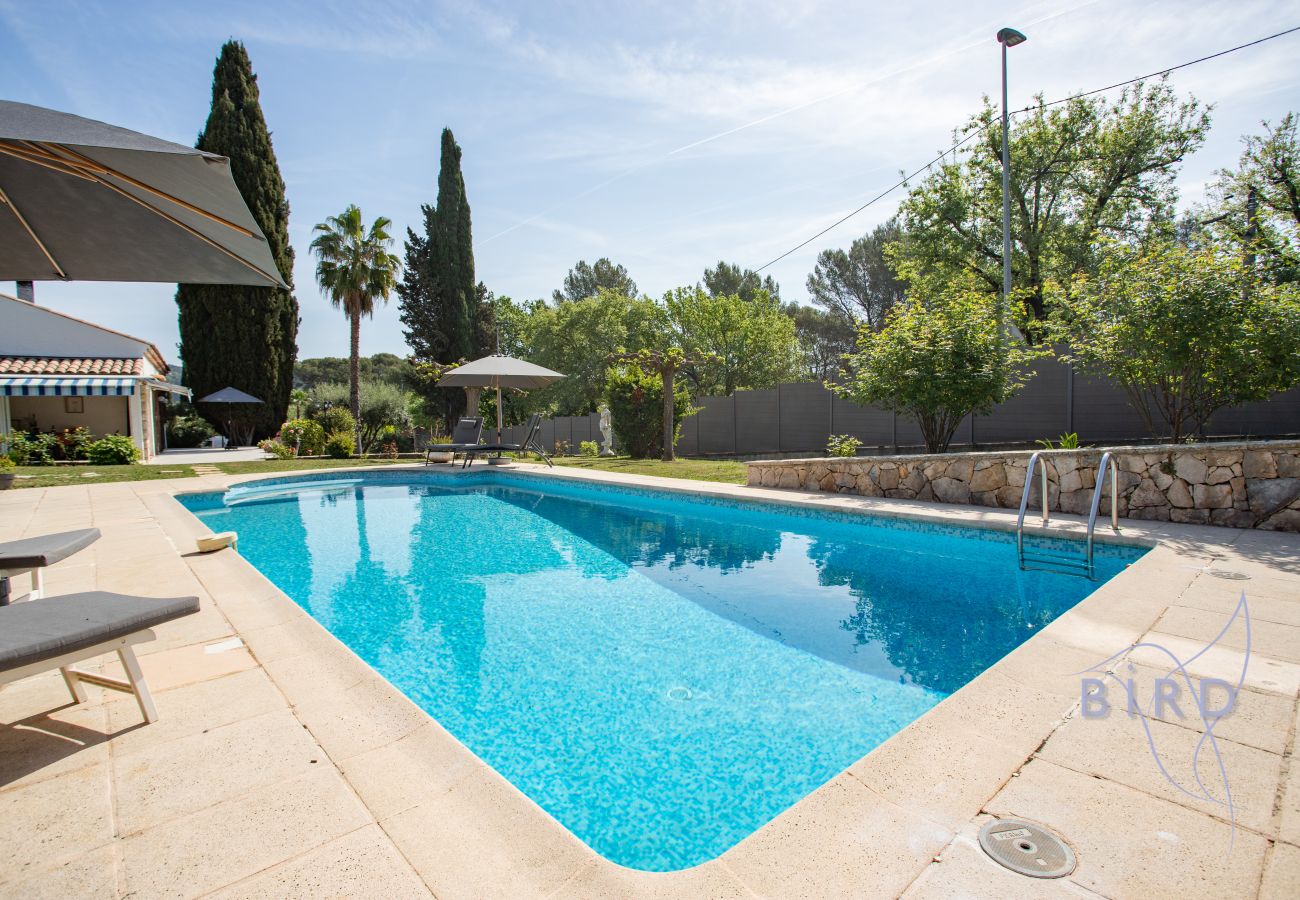 House in Mougins - Charming family home with a pool 