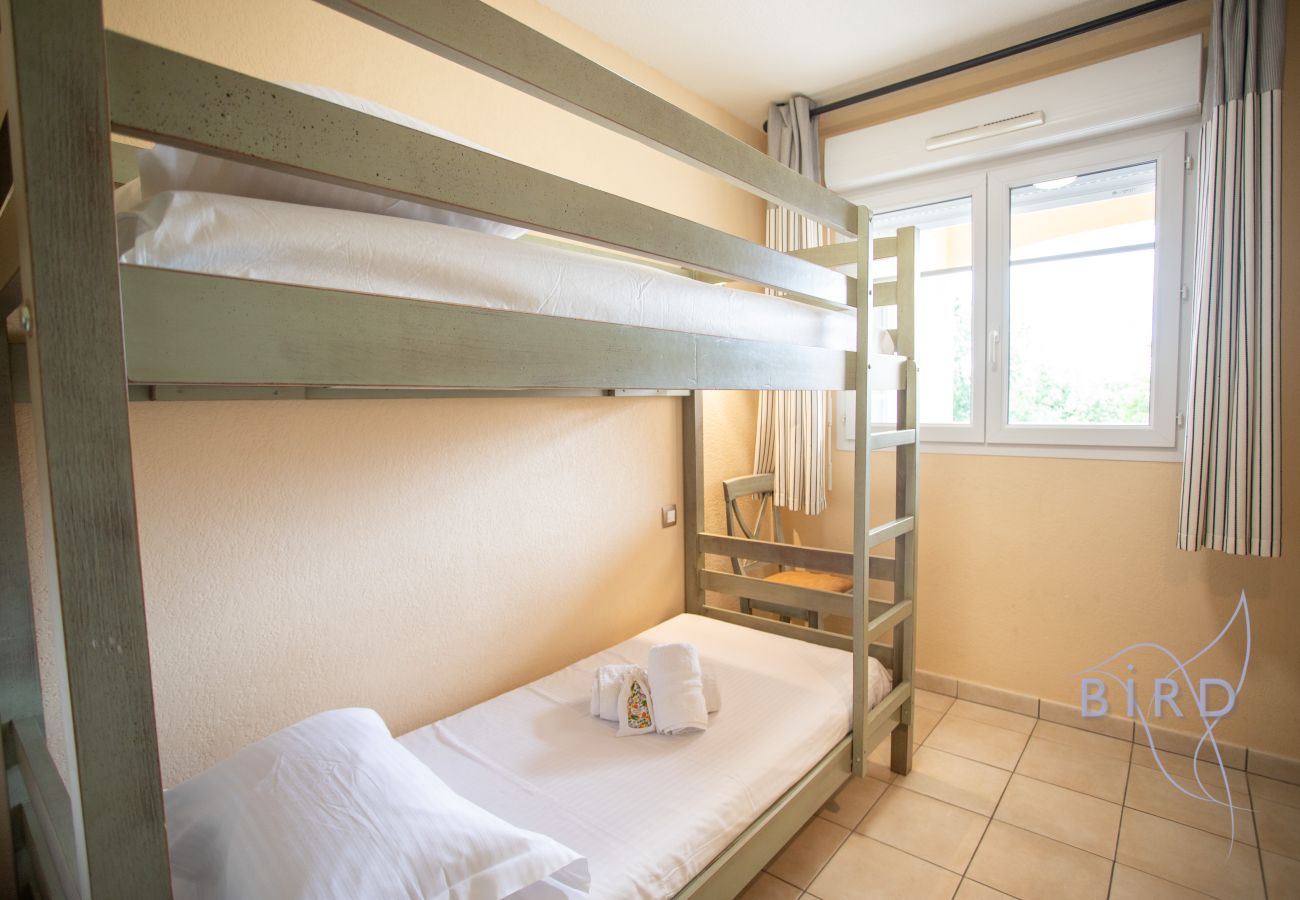 Apartment in Callian - Superb 2-bedroom apartment with air conditioning, terrace & pool