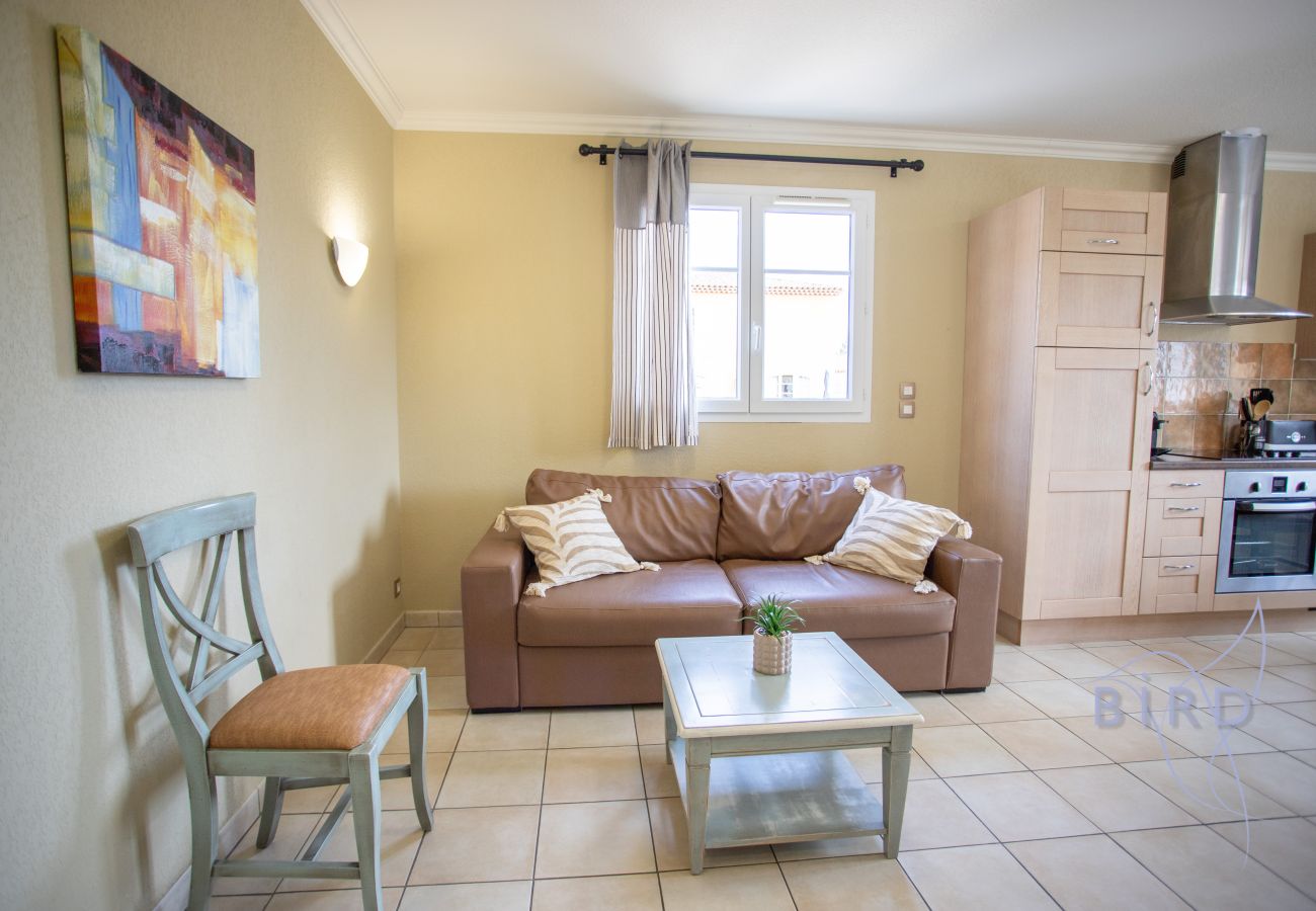 Apartment in Callian - Superb 2-bedroom apartment with air conditioning, terrace & pool