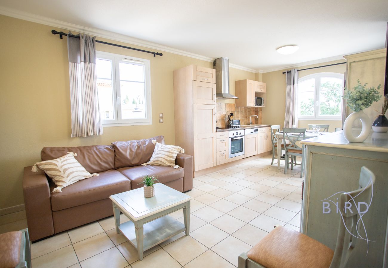 Apartment in Callian - Superb 2-bedroom apartment with air conditioning, terrace & pool