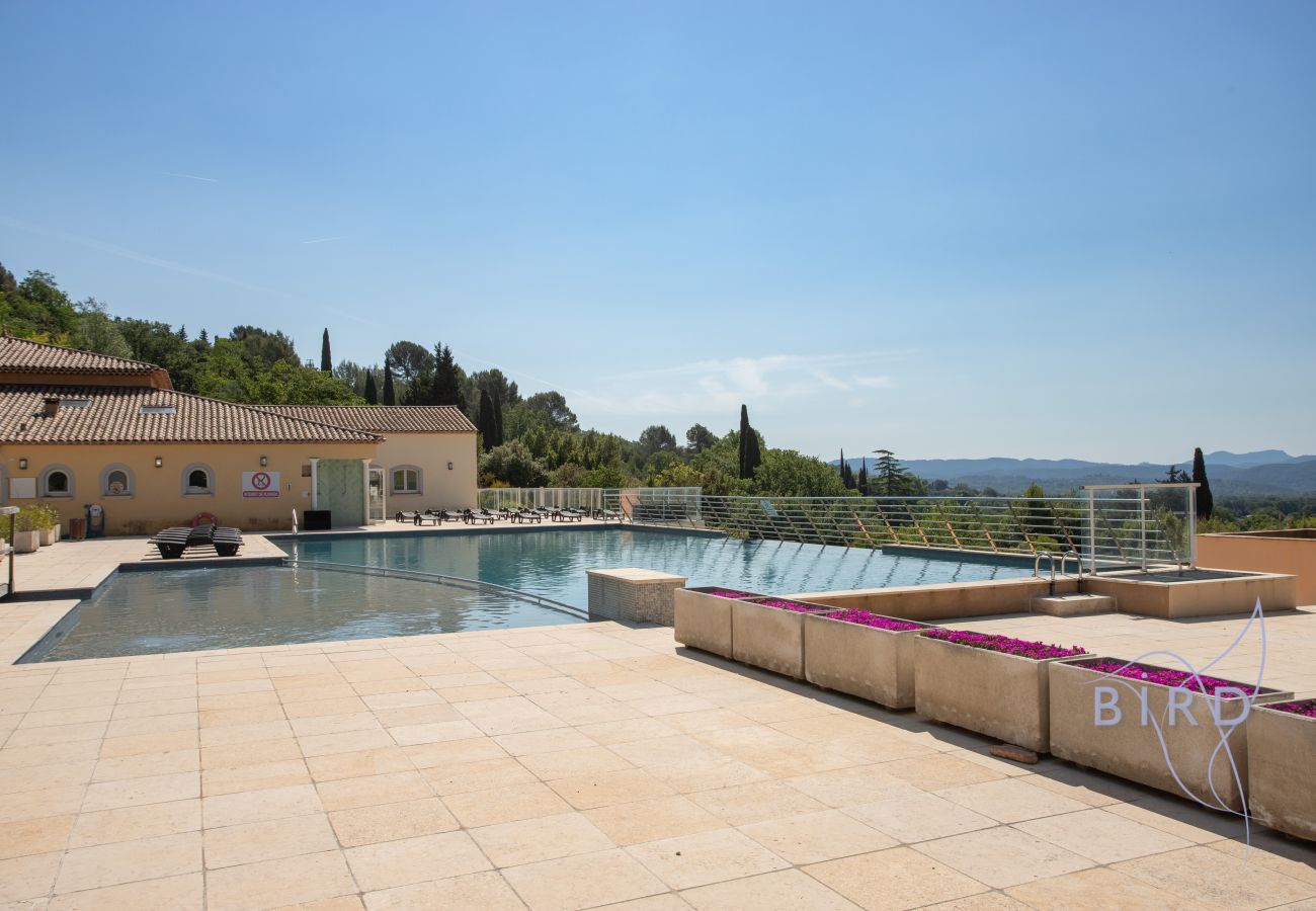 Apartment in Callian - Superb 2-bedroom apartment with air conditioning, terrace & pool