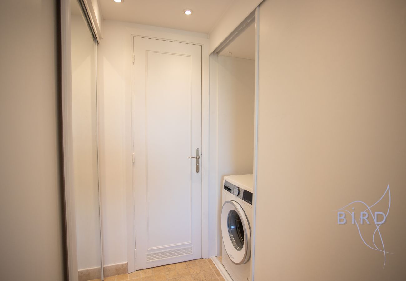 Apartment in Antibes - Exceptional 2-bedroom apartment with terrace and sea/port/Fort Vauban view