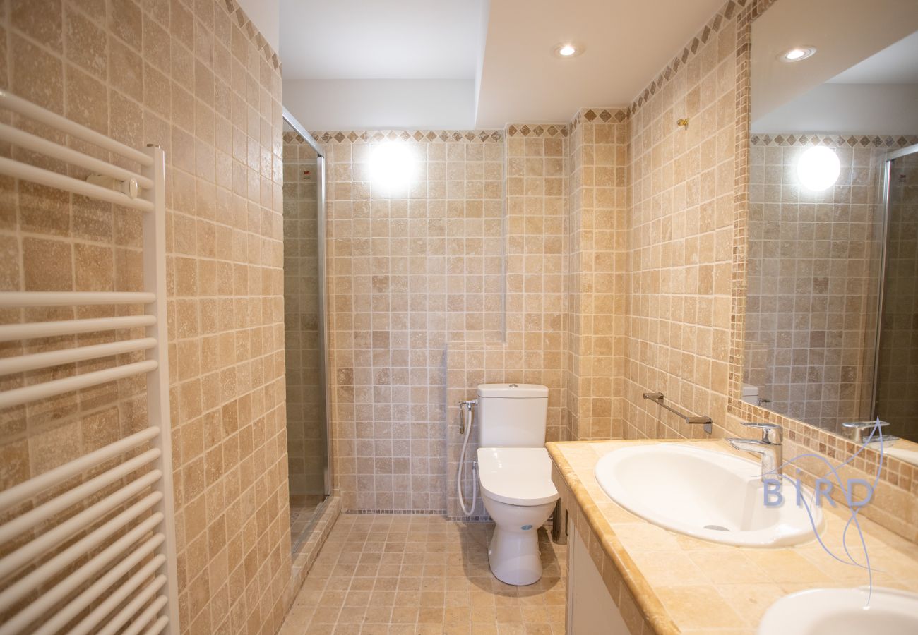 Apartment in Antibes - Exceptional 2-bedroom apartment with terrace and sea/port/Fort Vauban view