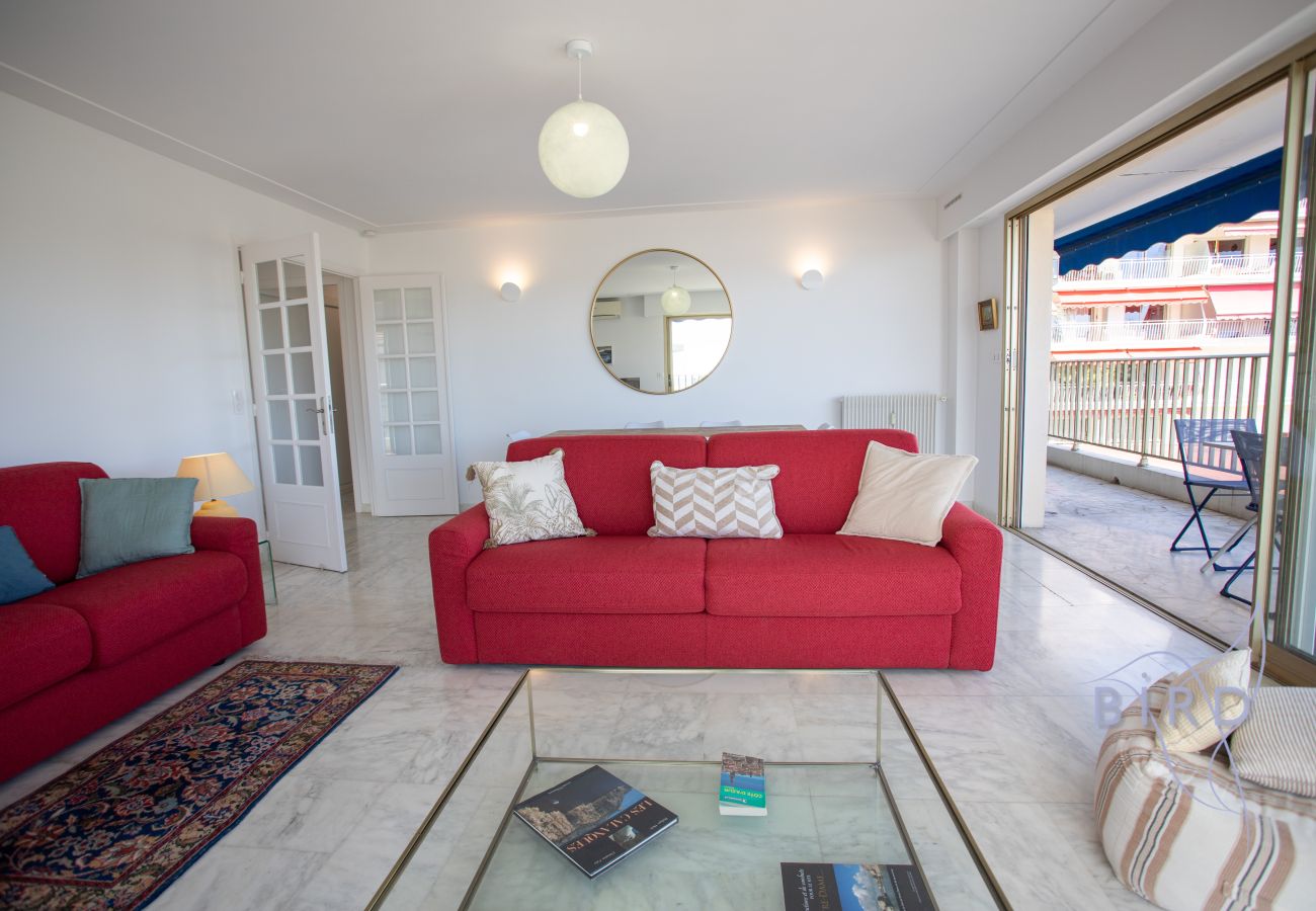 Apartment in Antibes - Exceptional 2-bedroom apartment with terrace and sea/port/Fort Vauban view