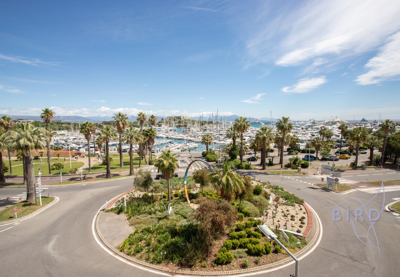 Apartment in Antibes - Exceptional 2-bedroom apartment with terrace and sea/port/Fort Vauban view