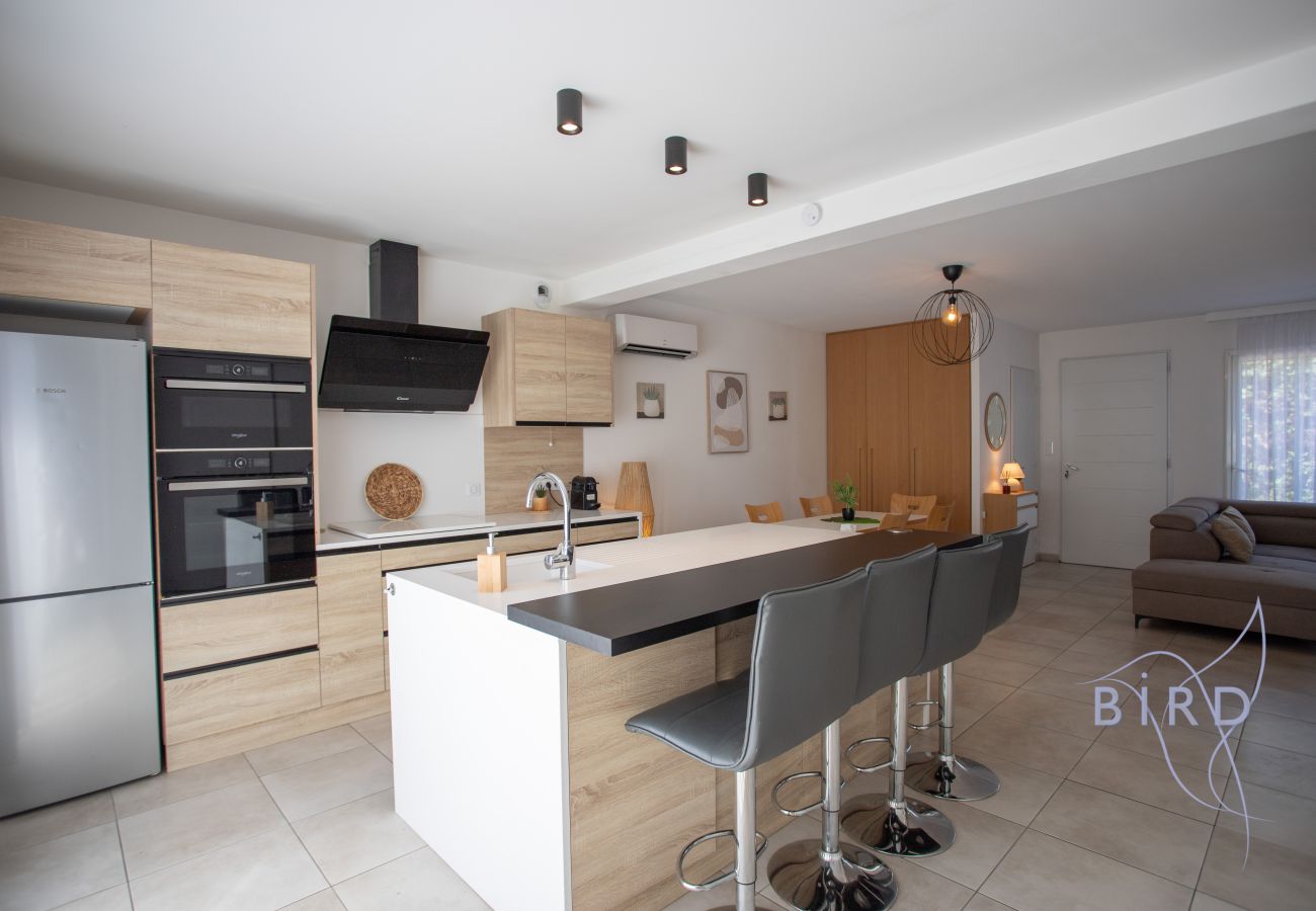 Terraced House in Callian - Charming Semi-Detached House with Terrace, Private Jacuzzi, and Garden