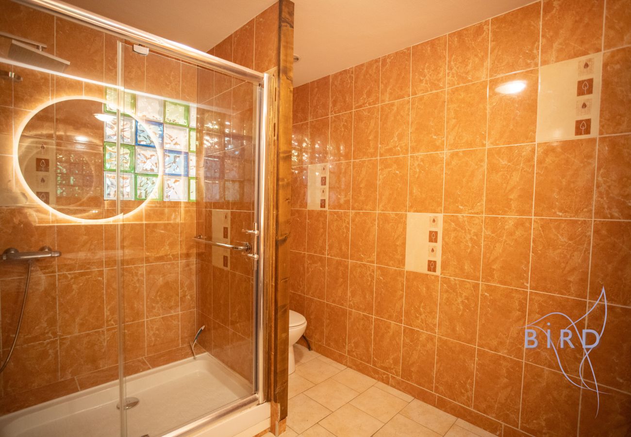 Studio in Saint-Paul-en-Forêt - Air-conditioned studio with pool and terrace