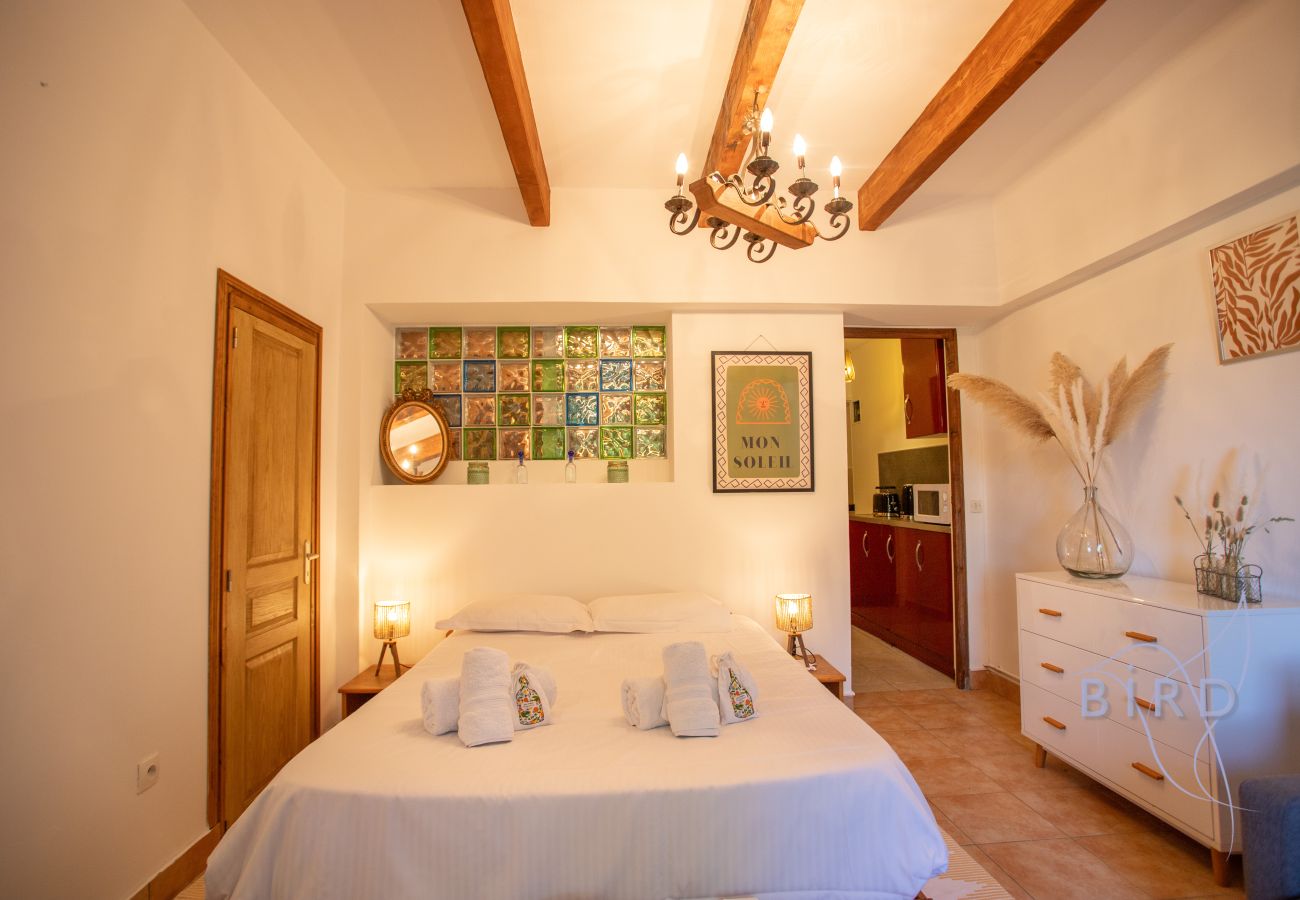 Terraced House in Saint-Paul-en-Forêt - Private estate with 2 cottages, swimming pool and terraces