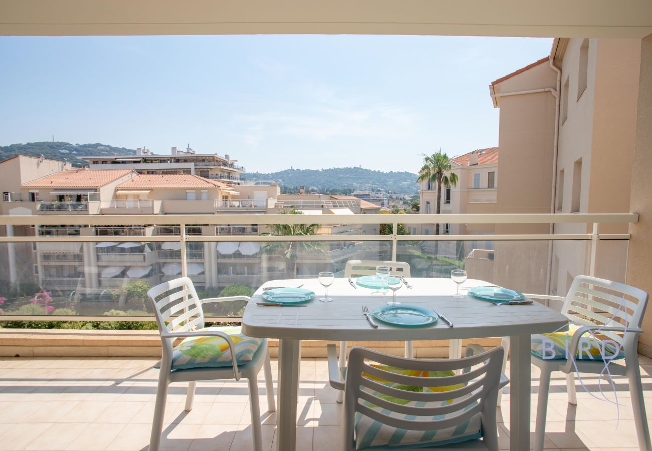 Apartment in Cannes - Elegant 1-bedroom apartment with pool, garage, and A/C