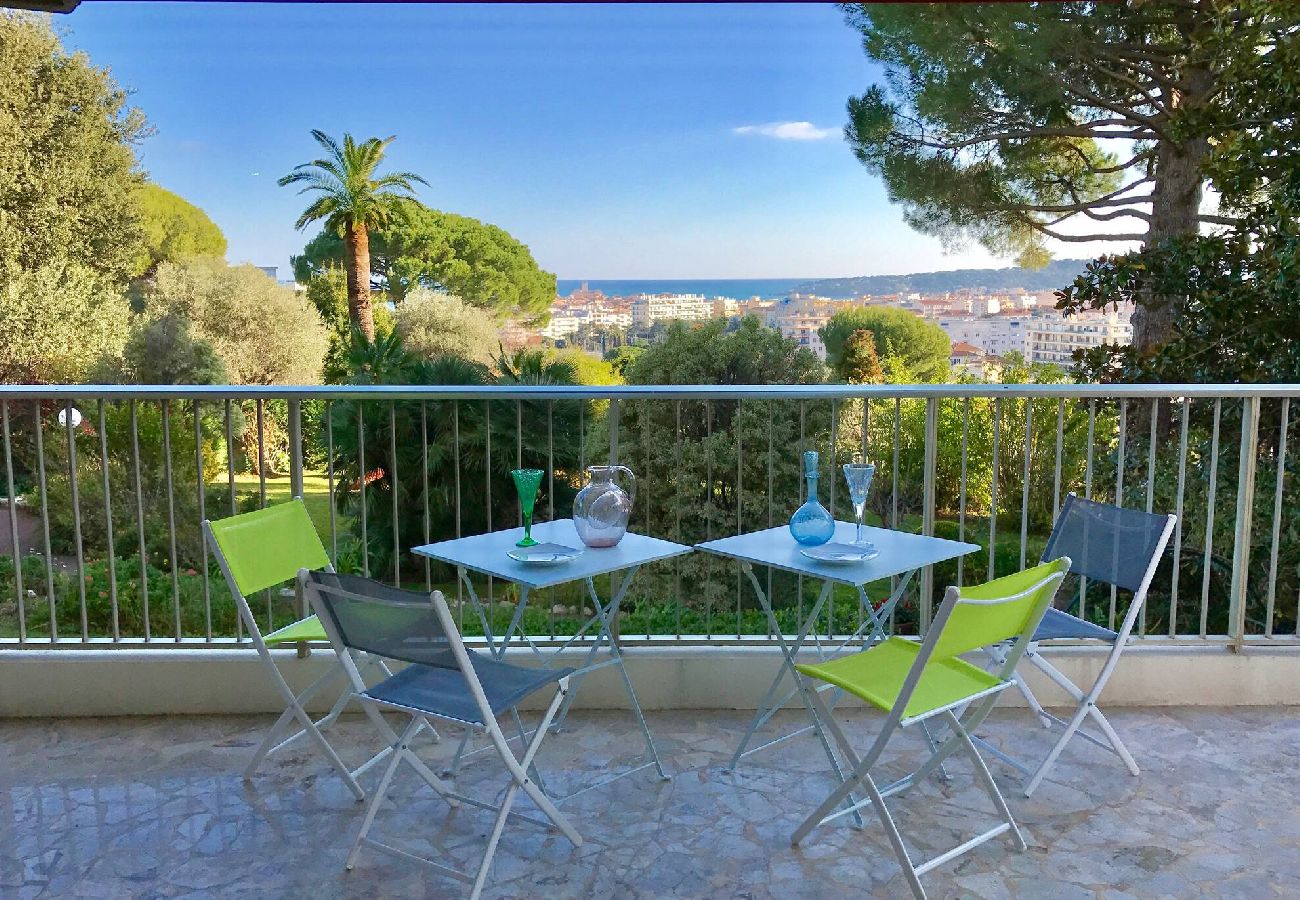 Appartement à Antibes - Vue Mer Jardins à Antibes 
