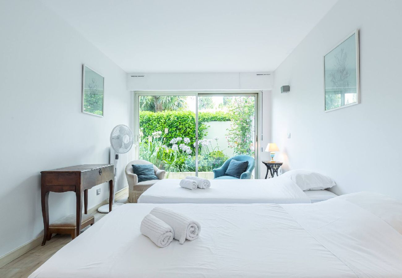 Appartement à Antibes - Vue Mer Jardins à Antibes 