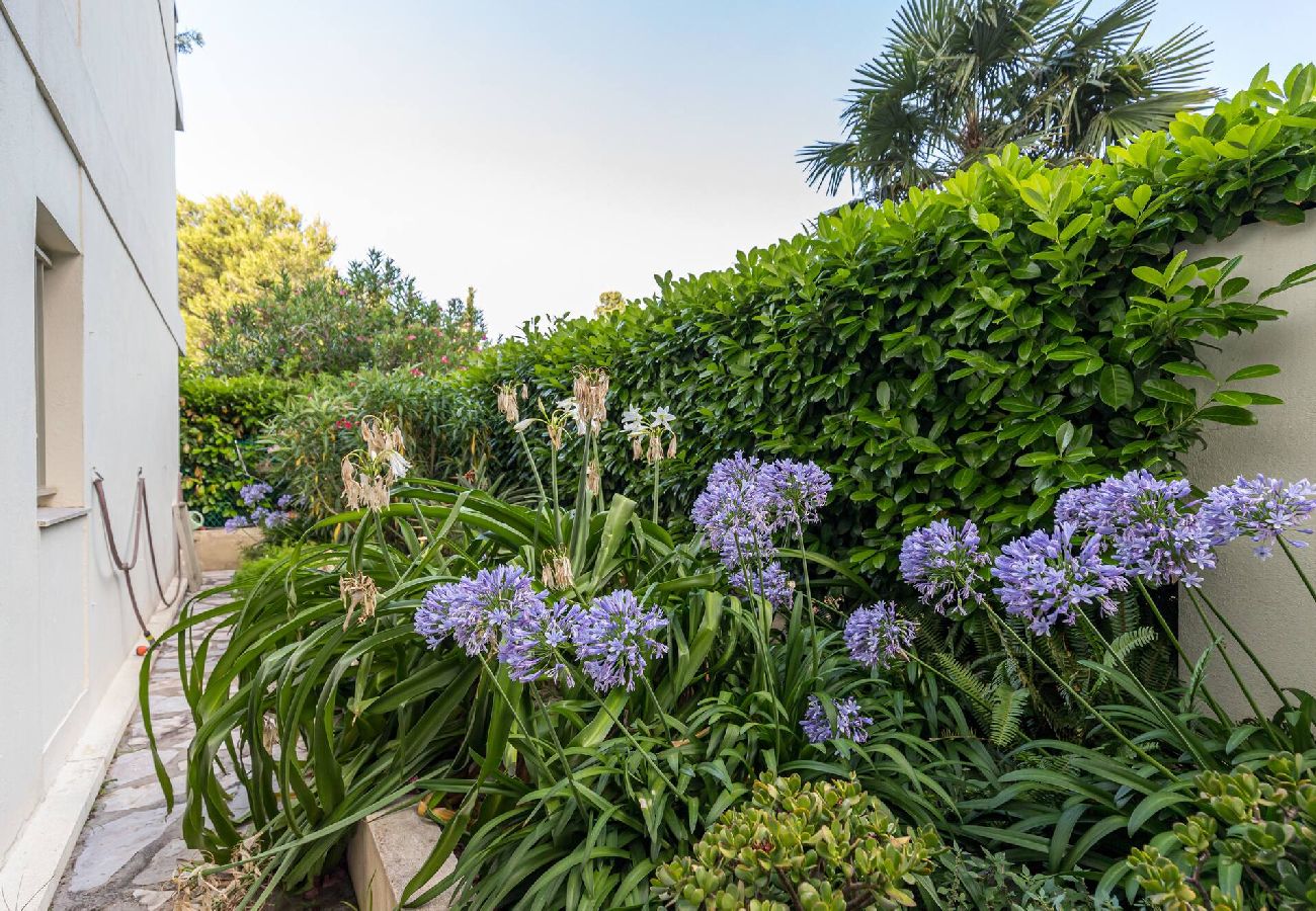 Appartement à Antibes - Vue Mer Jardins à Antibes 