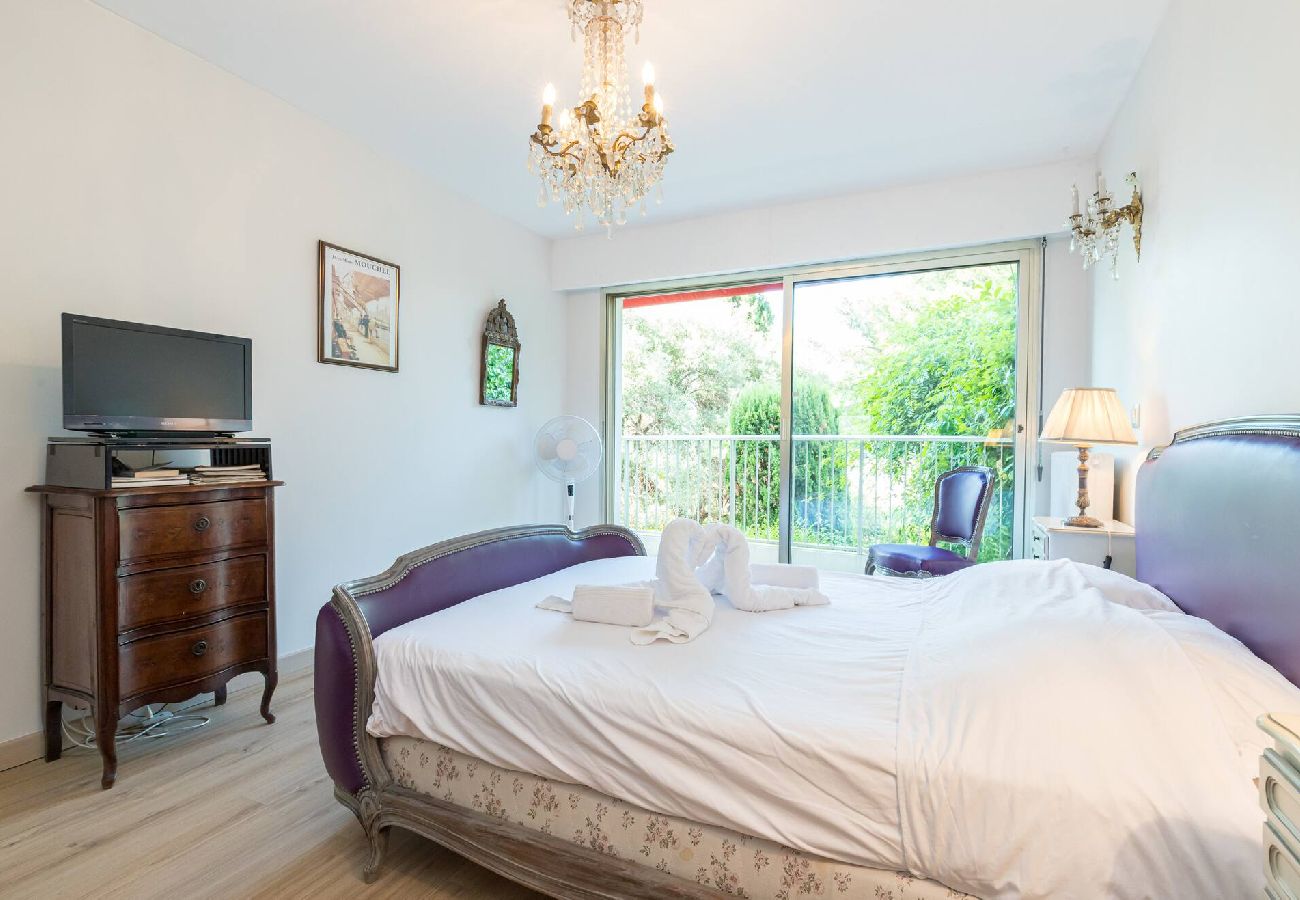 Appartement à Antibes - Vue Mer Jardins à Antibes 