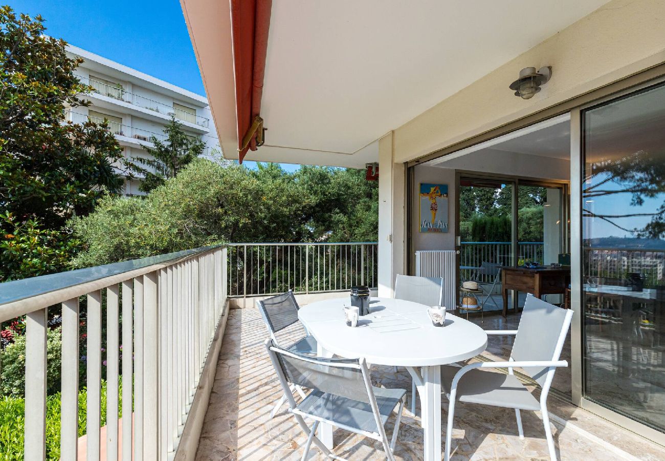 Appartement à Antibes - Vue Mer Jardins à Antibes 