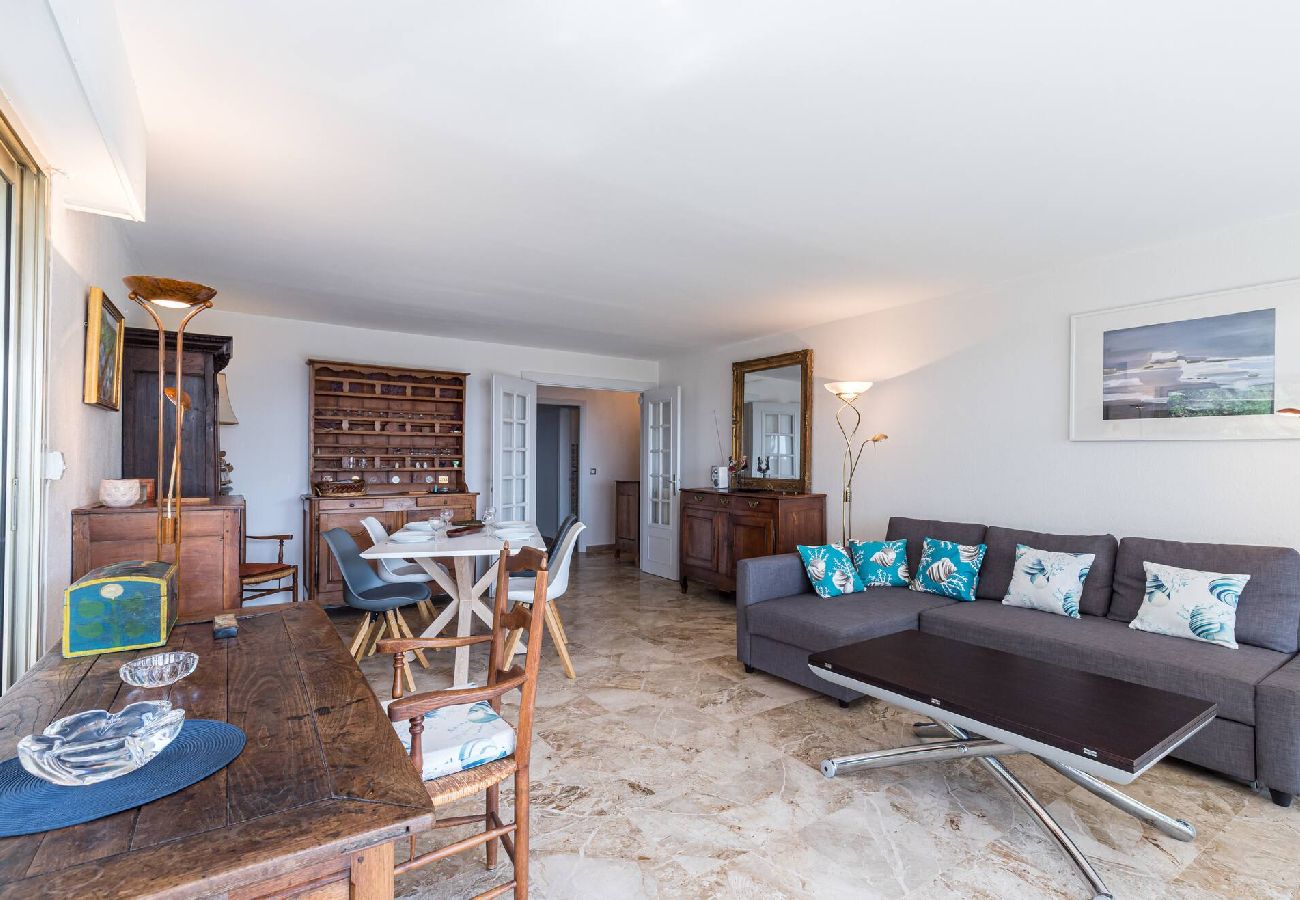 Appartement à Antibes - Vue Mer Jardins à Antibes 