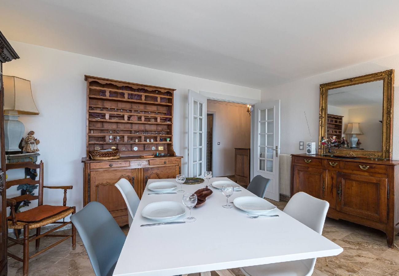 Appartement à Antibes - Vue Mer Jardins à Antibes 
