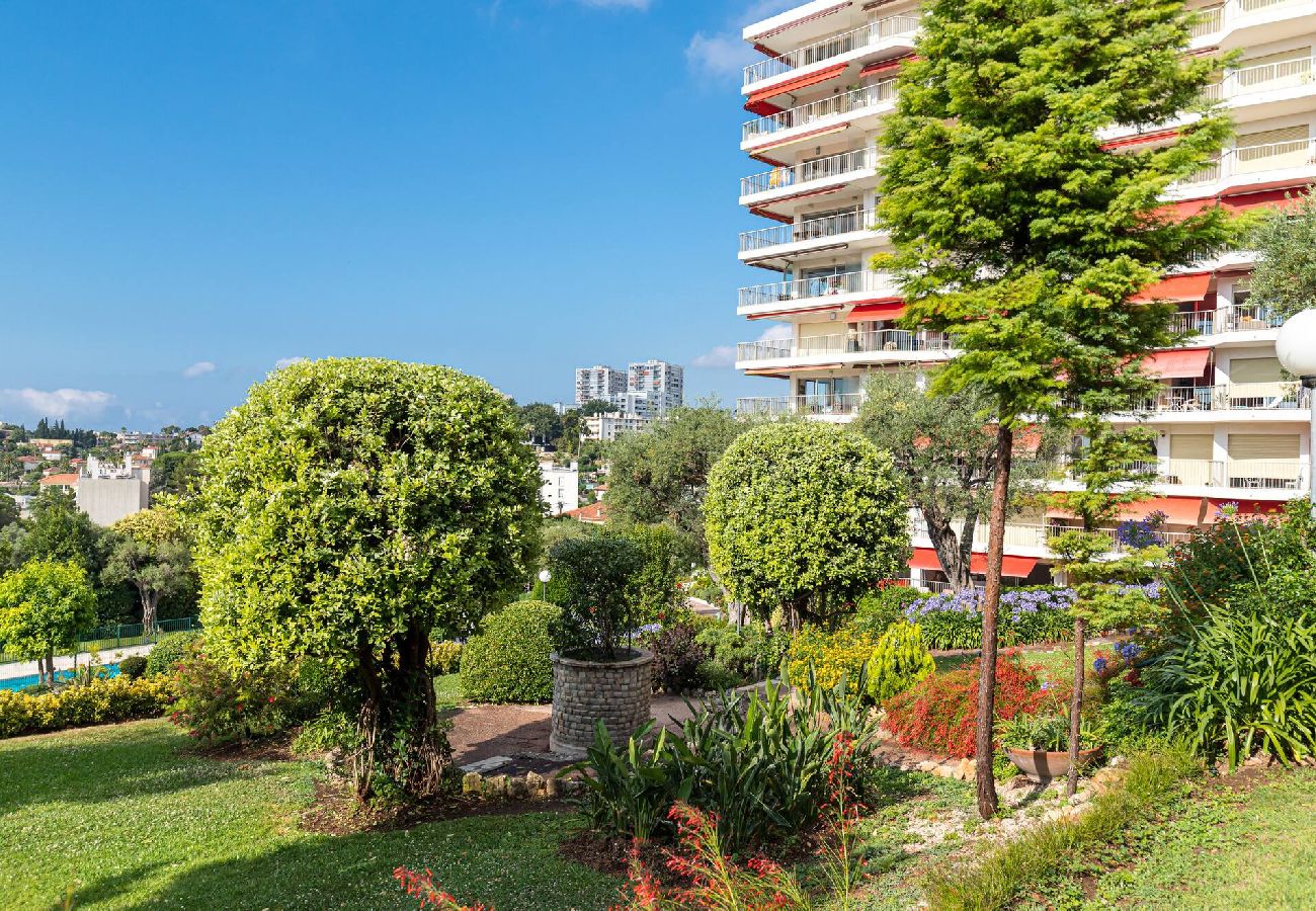 Appartement à Antibes - Vue Mer Jardins à Antibes 