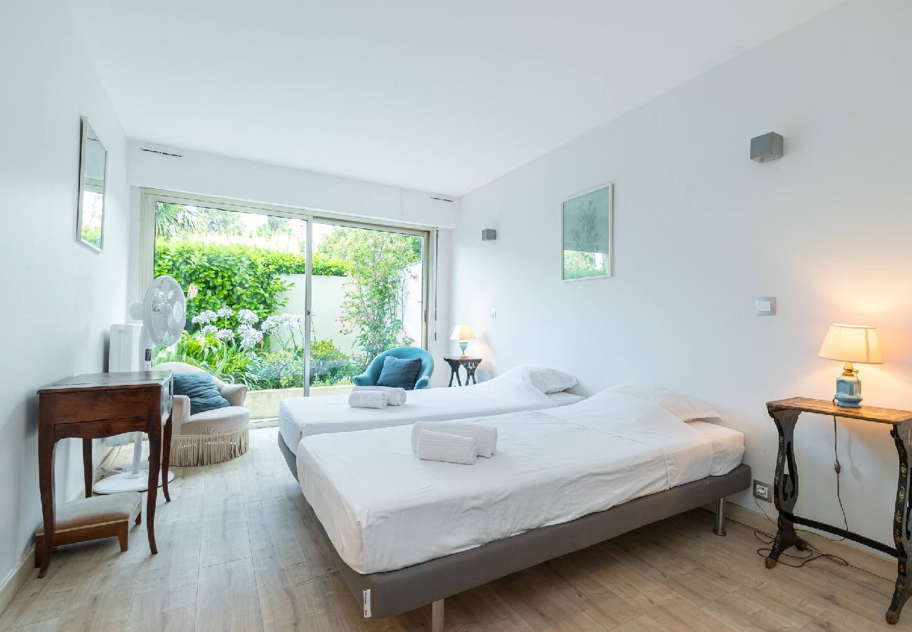 Appartement à Antibes - Vue Mer Jardins à Antibes 