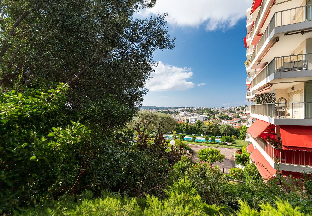 Appartement à Antibes - Vue Mer Jardins à Antibes 