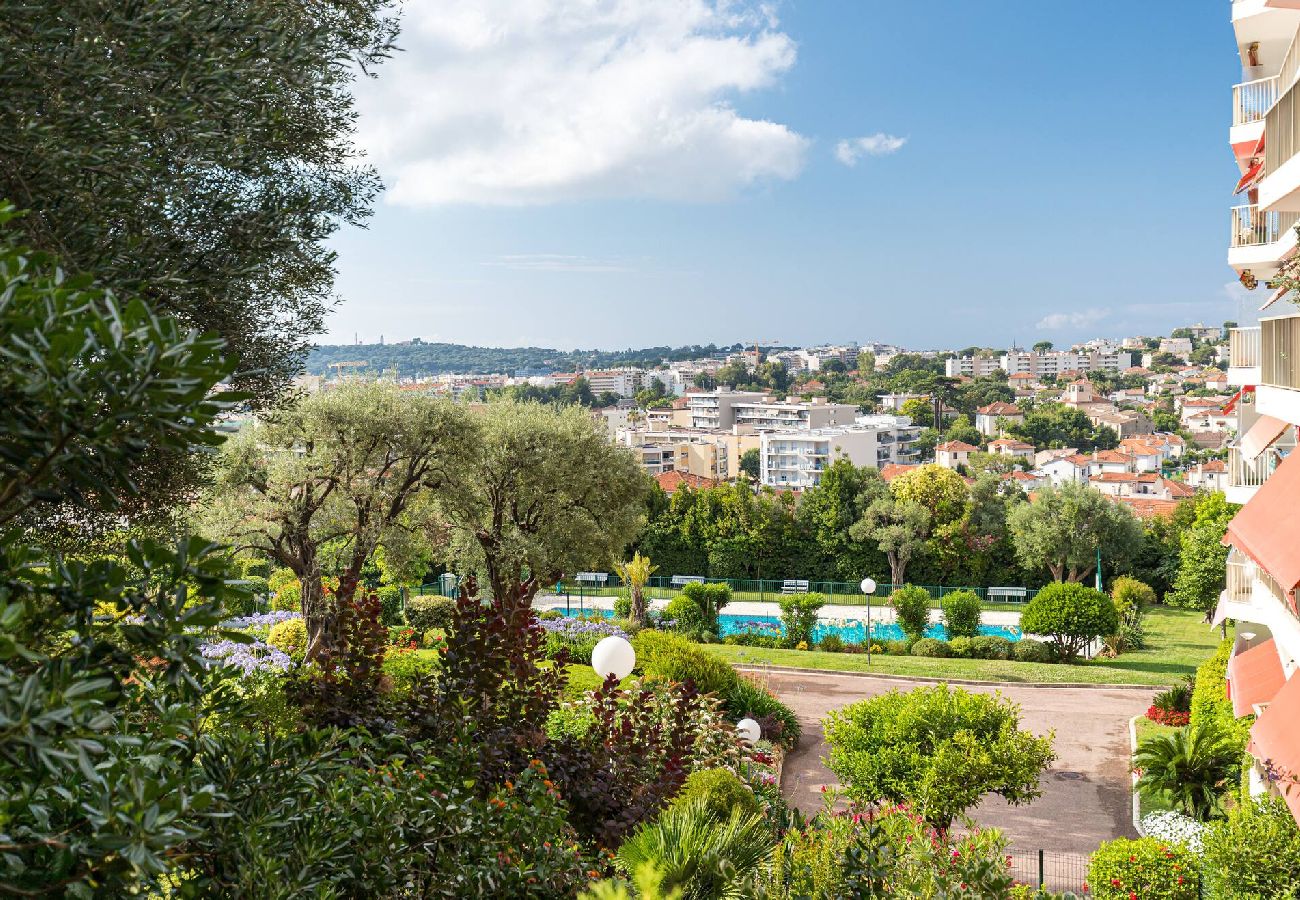 Appartement à Antibes - Vue Mer Jardins à Antibes 