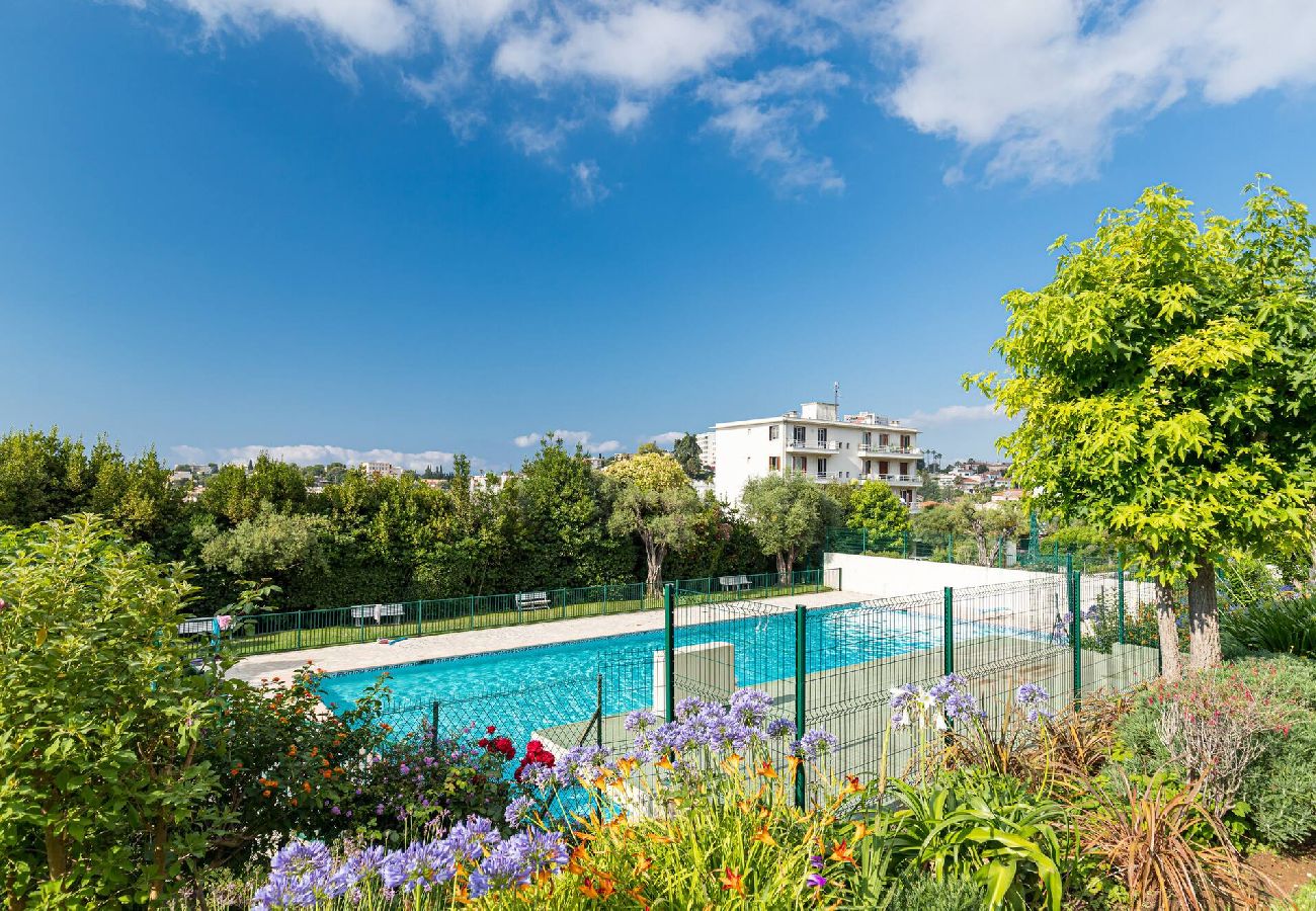 Appartement à Antibes - Vue Mer Jardins à Antibes 