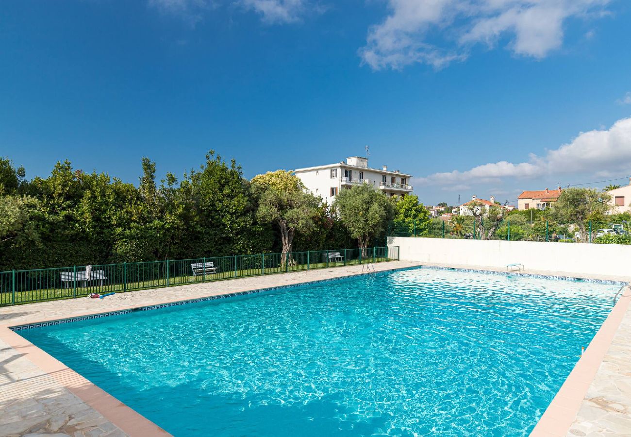 Appartement à Antibes - Vue Mer Jardins à Antibes 