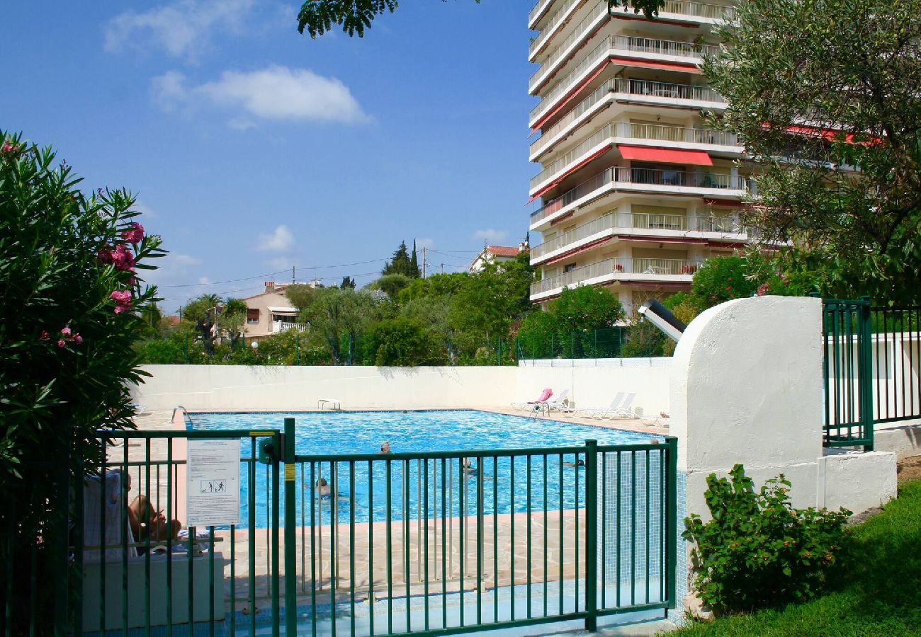 Appartement à Antibes - Vue Mer Jardins à Antibes 