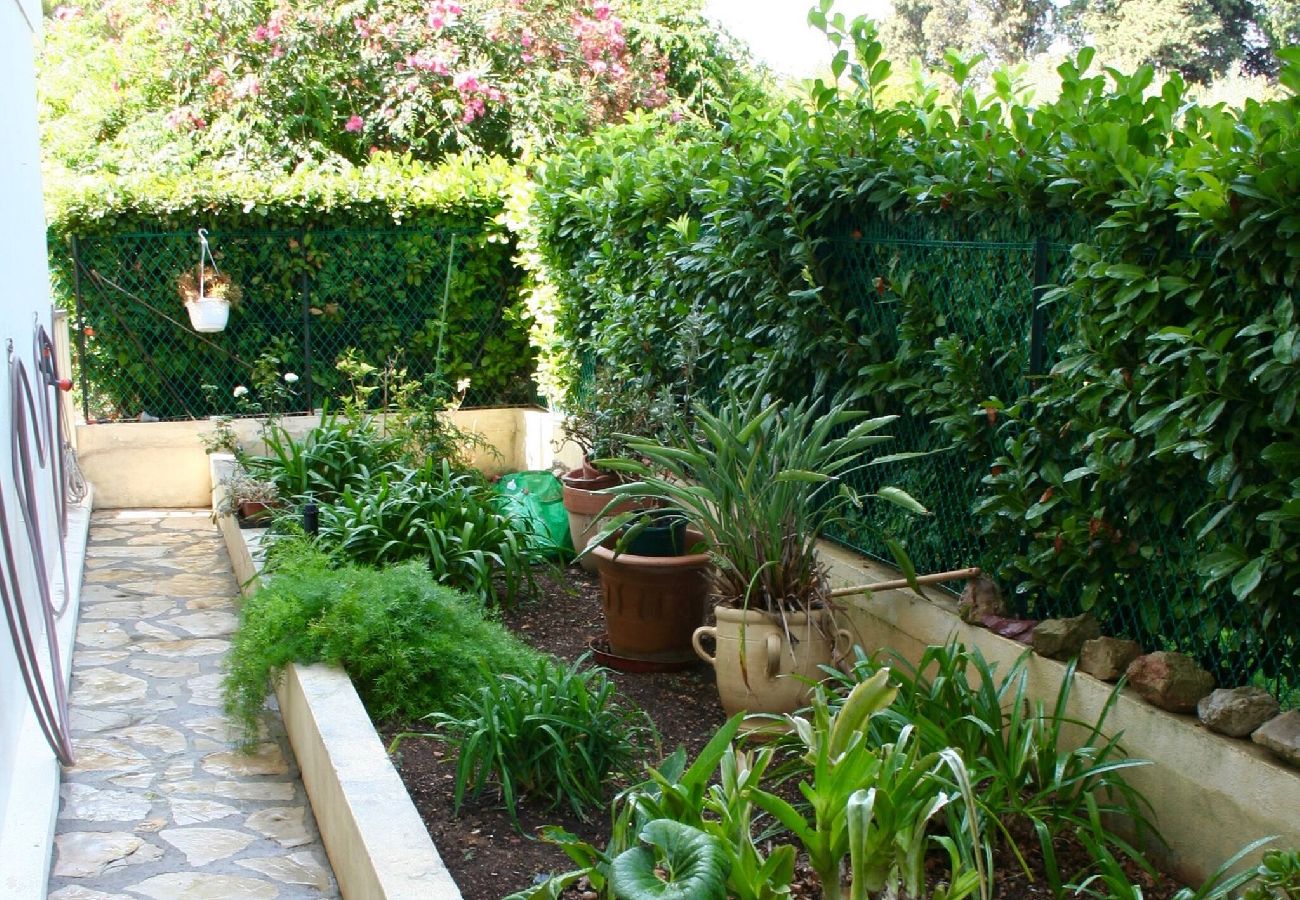 Appartement à Antibes - Vue Mer Jardins à Antibes 