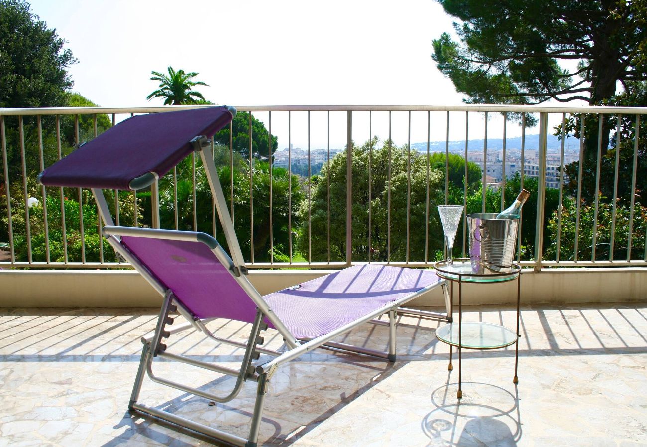 Appartement à Antibes - Vue Mer Jardins à Antibes 