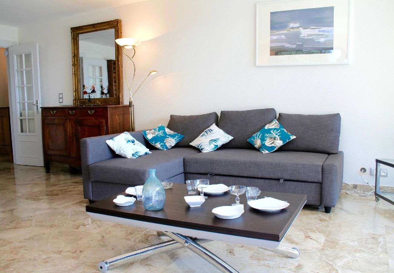 Appartement à Antibes - Vue Mer Jardins à Antibes 