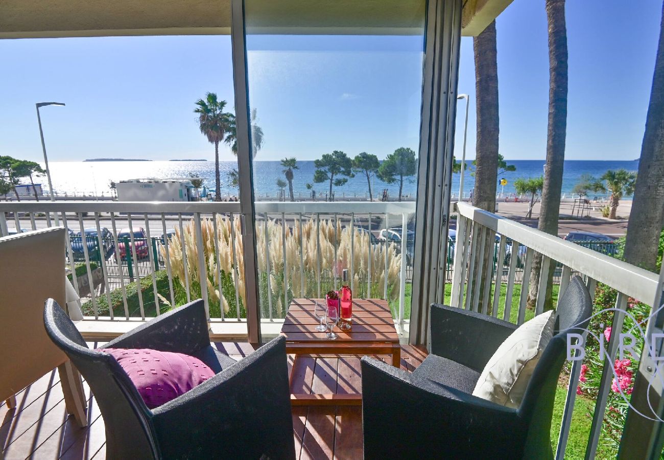 Appartement à Cannes - Vue époustouflante sur la grande bleue 