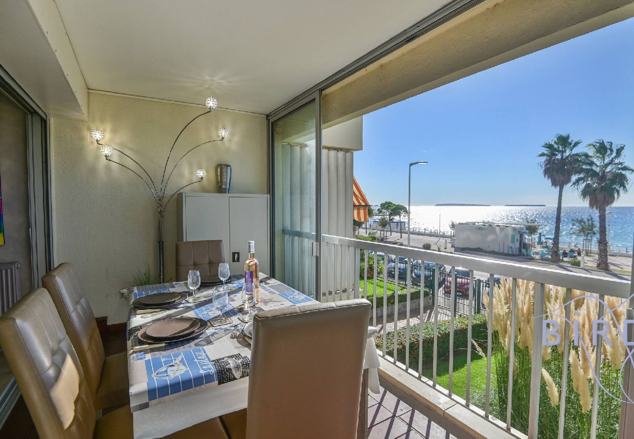 Appartement à Cannes - Vue époustouflante sur la grande bleue 