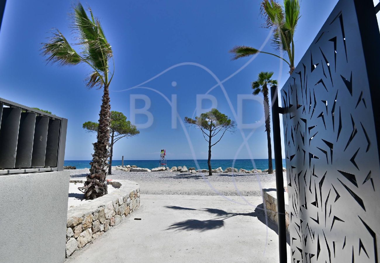 Appartement à Villeneuve-Loubet - Appartement les pieds dans l eau avec jardin privé 