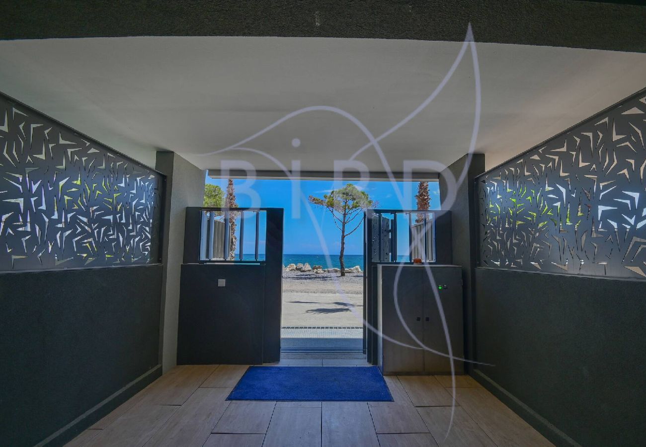 Appartement à Villeneuve-Loubet - Appartement les pieds dans l eau avec jardin privé 