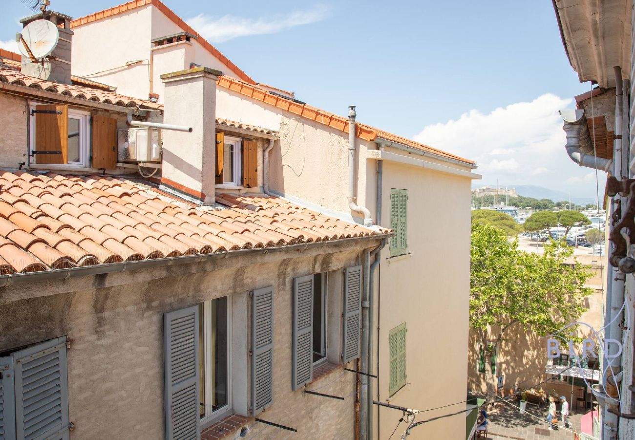Appartement à Antibes - Bel appartement authentique au coeur du vieil 
