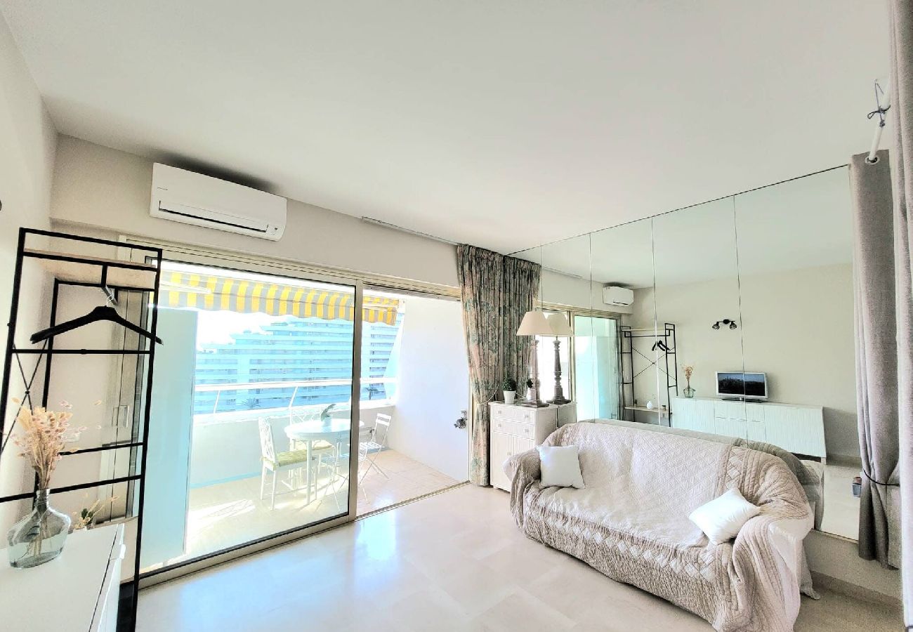 Studio à Villeneuve-Loubet - Charmant studio Marina baie des Anges 